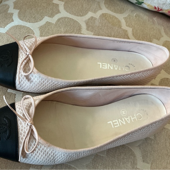 Chanel Black and Pink Ballet Flats - Picture 3 of 7